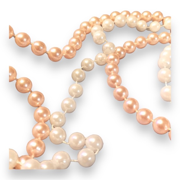 2 strands of faux pearls - Picture 3 of 3